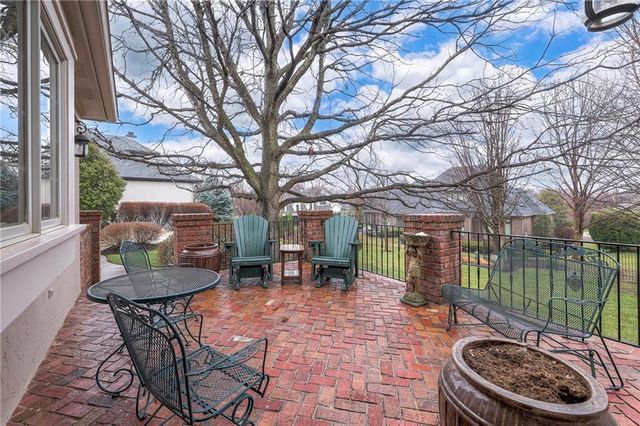 10804 W 141st Street, Overland Park, KS 66221