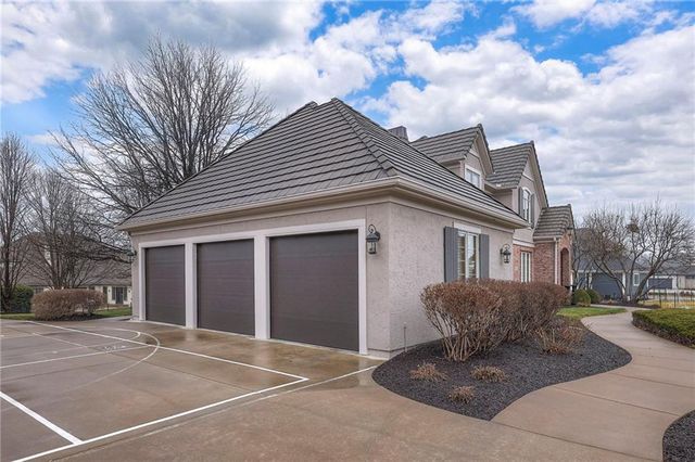 10804 W 141st Street, Overland Park, KS 66221