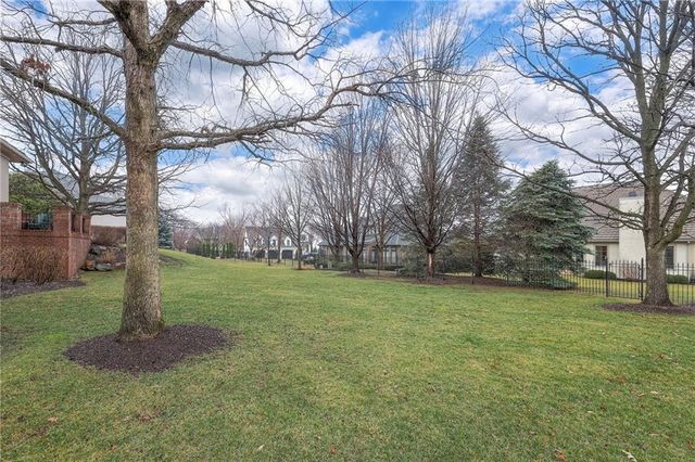 10804 W 141st Street, Overland Park, KS 66221