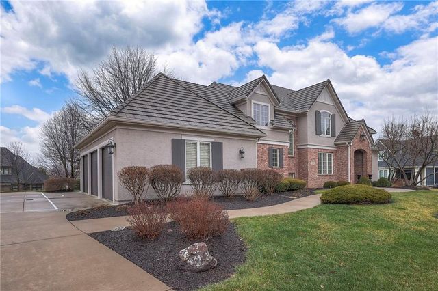 10804 W 141st Street, Overland Park, KS 66221