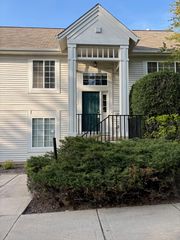2419 Oakfield Court 2419, Aurora, IL 60503