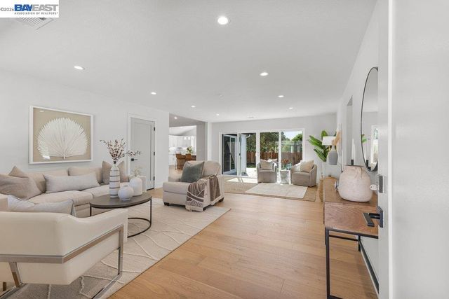 3161 Plymouth Road, Lafayette, CA 94549