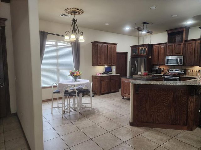 928 County Street 2932, Tuttle, OK 73089