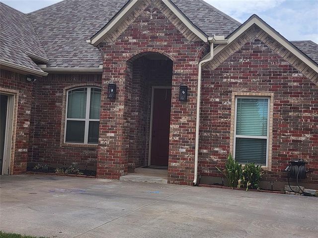 928 County Street 2932, Tuttle, OK 73089