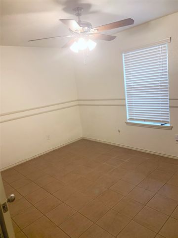 2610 N Casa Blanca Court, Arlington, TX 76015