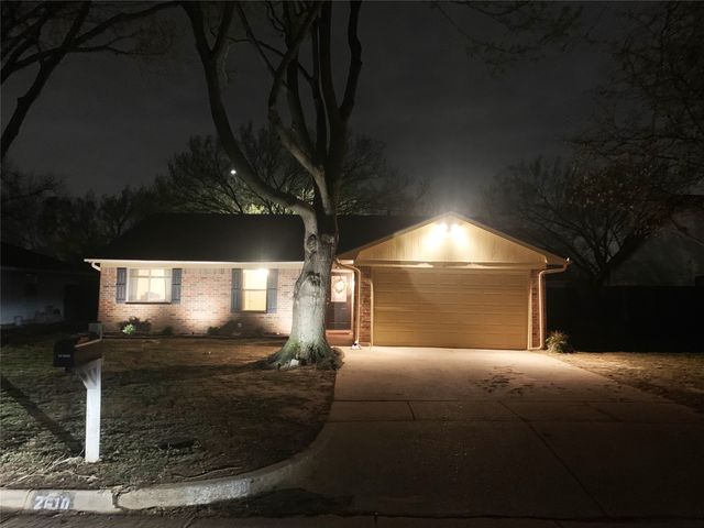 2610 N Casa Blanca Court, Arlington, TX 76015