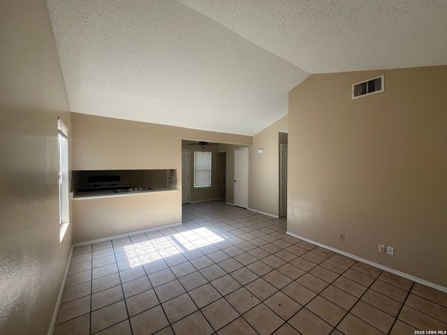 5523 Lochmoor Apt 2, San Antonio, TX 78244