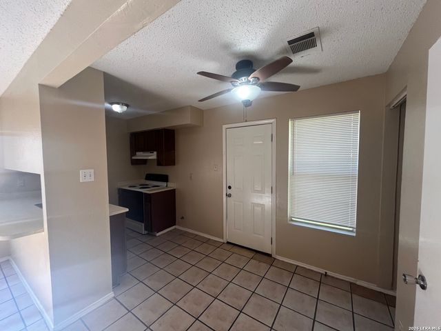 5523 Lochmoor Apt 2, San Antonio, TX 78244