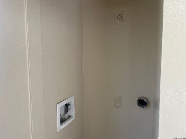 5523 Lochmoor Apt 2, San Antonio, TX 78244