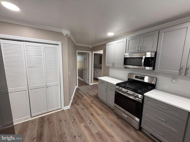 222 SAMDIN BLVD, Hamilton, NJ 08610
