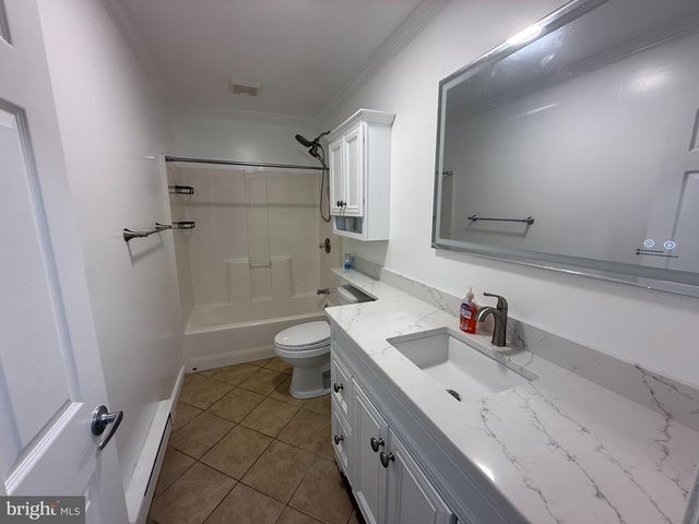 222 SAMDIN BLVD, Hamilton, NJ 08610