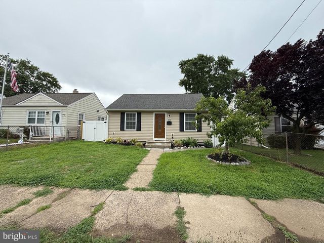 222 SAMDIN BLVD, Hamilton, NJ 08610