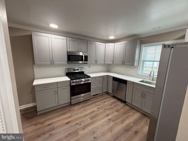 222 SAMDIN BLVD, Hamilton, NJ 08610
