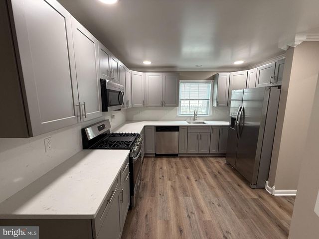 222 SAMDIN BLVD, Hamilton, NJ 08610
