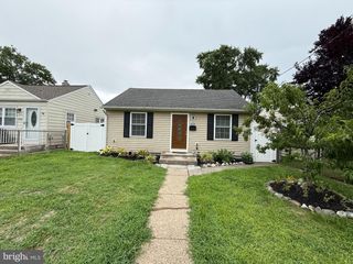 222 SAMDIN BLVD, Hamilton, NJ 08610