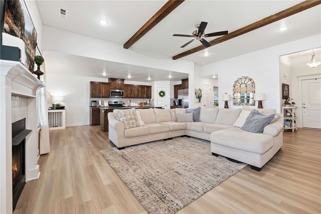 305 Phyllis Farm Road, Prairie Grove, AR 72753