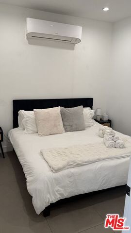 1812 Navy Street, Santa Monica, CA 90405