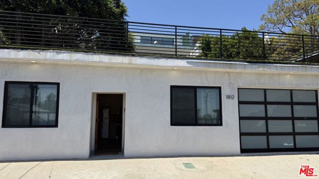 1812 Navy Street, Santa Monica, CA 90405