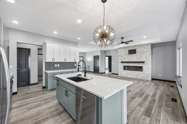 3988 Peridot Dr, Marion, IA 52302