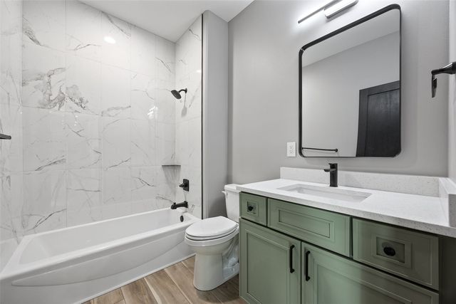 3988 Peridot Dr, Marion, IA 52302