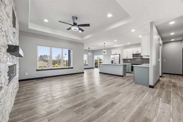 3988 Peridot Dr, Marion, IA 52302