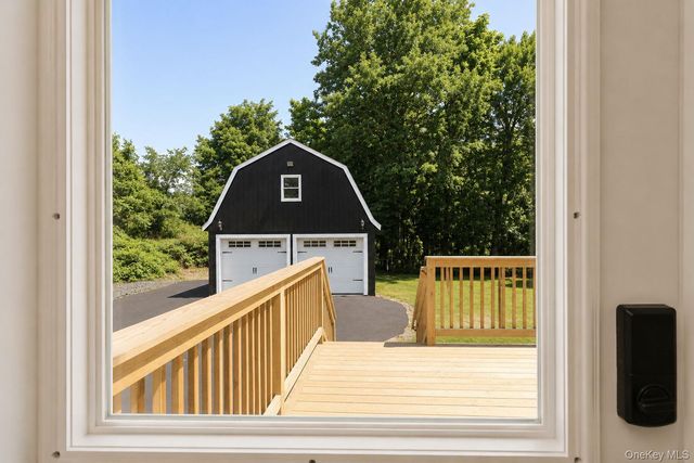 33 County Highway 17, Thompson Ridge, NY 10985