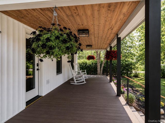 33 County Highway 17, Thompson Ridge, NY 10985