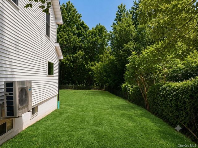 33 County Highway 17, Thompson Ridge, NY 10985