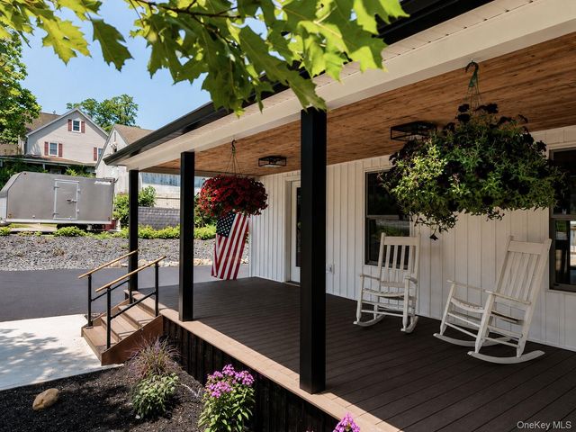 33 County Highway 17, Thompson Ridge, NY 10985