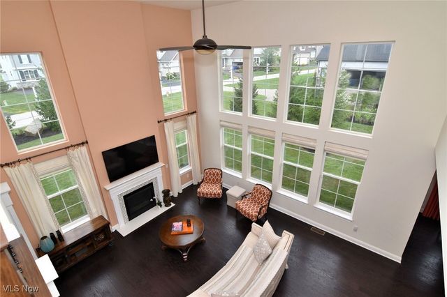 17581 Gates Landing Drive, Chagrin Falls, OH 44023