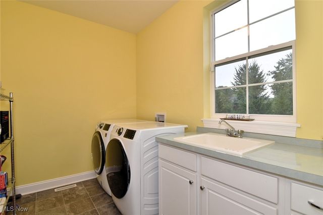 17581 Gates Landing Drive, Chagrin Falls, OH 44023