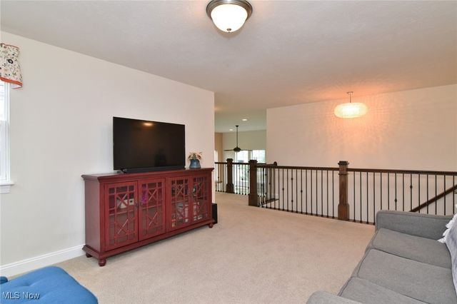 17581 Gates Landing Drive, Chagrin Falls, OH 44023