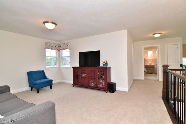 17581 Gates Landing Drive, Chagrin Falls, OH 44023