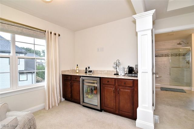 17581 Gates Landing Drive, Chagrin Falls, OH 44023