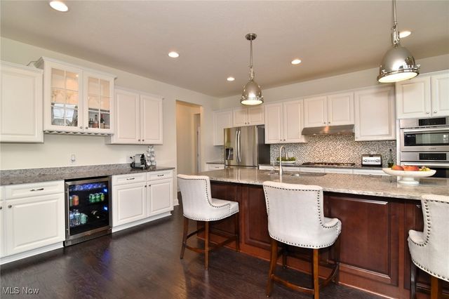 17581 Gates Landing Drive, Chagrin Falls, OH 44023