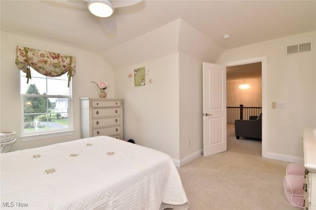 17581 Gates Landing Drive, Chagrin Falls, OH 44023