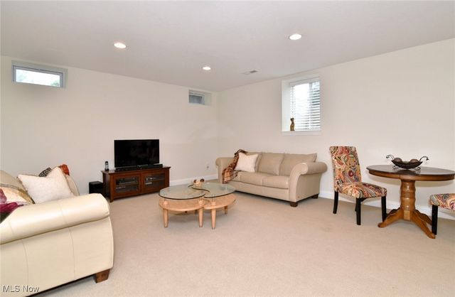 17581 Gates Landing Drive, Chagrin Falls, OH 44023