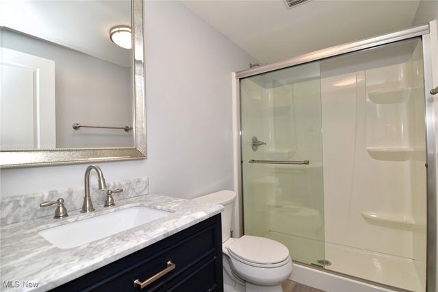 17581 Gates Landing Drive, Chagrin Falls, OH 44023