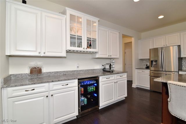 17581 Gates Landing Drive, Chagrin Falls, OH 44023