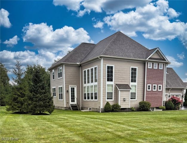17581 Gates Landing Drive, Chagrin Falls, OH 44023