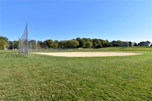 17581 Gates Landing Drive, Chagrin Falls, OH 44023