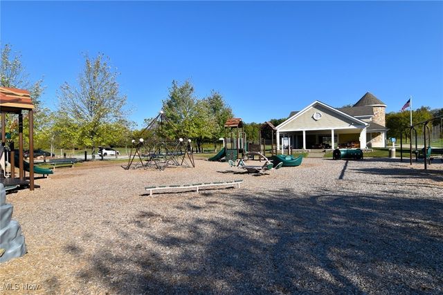 17581 Gates Landing Drive, Chagrin Falls, OH 44023