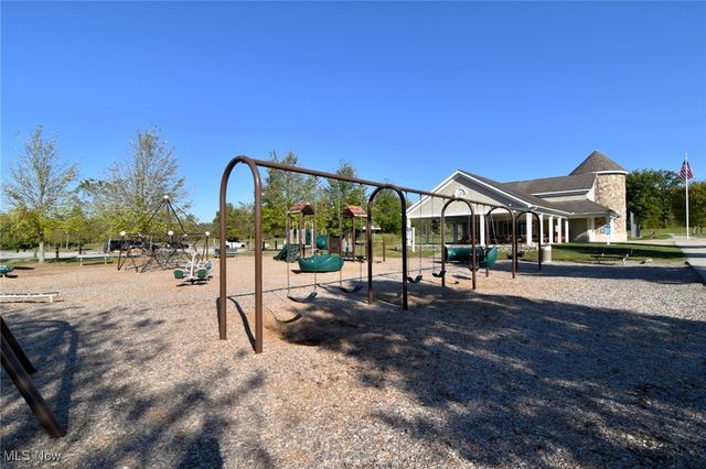 17581 Gates Landing Drive, Chagrin Falls, OH 44023