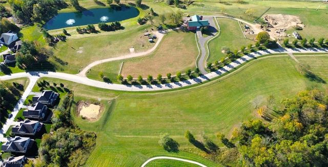 17581 Gates Landing Drive, Chagrin Falls, OH 44023