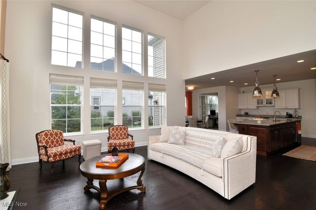 17581 Gates Landing Drive, Chagrin Falls, OH 44023