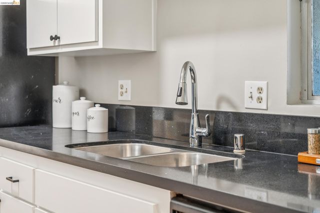 2751 Perlita Ct, Hayward, CA 94541