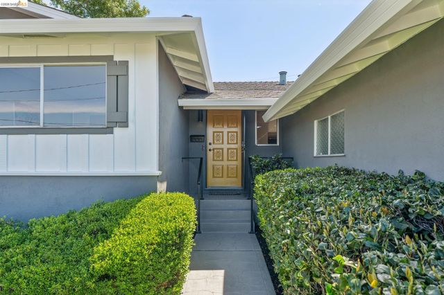 2751 Perlita Ct, Hayward, CA 94541