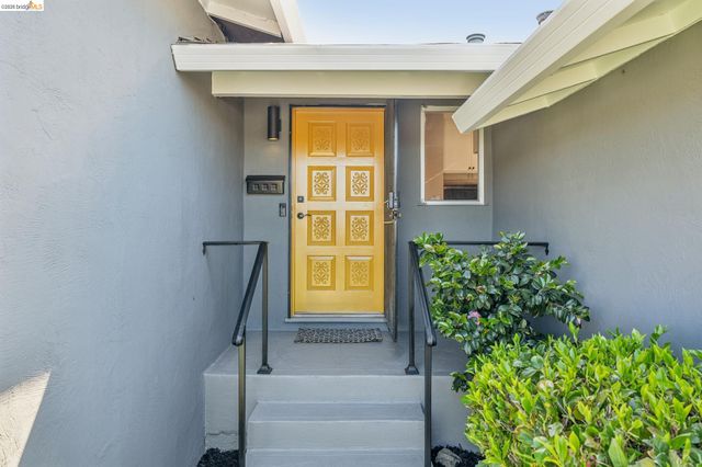 2751 Perlita Ct, Hayward, CA 94541