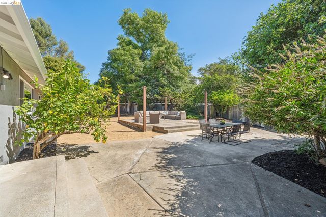 2751 Perlita Ct, Hayward, CA 94541