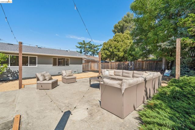 2751 Perlita Ct, Hayward, CA 94541